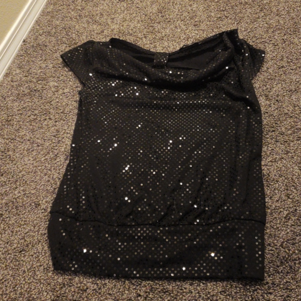 Super cute sequins top with back cut out